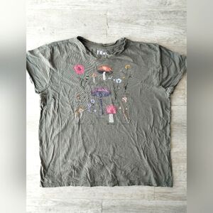Doe T-Shirt with flower and mushrooms | Size L
